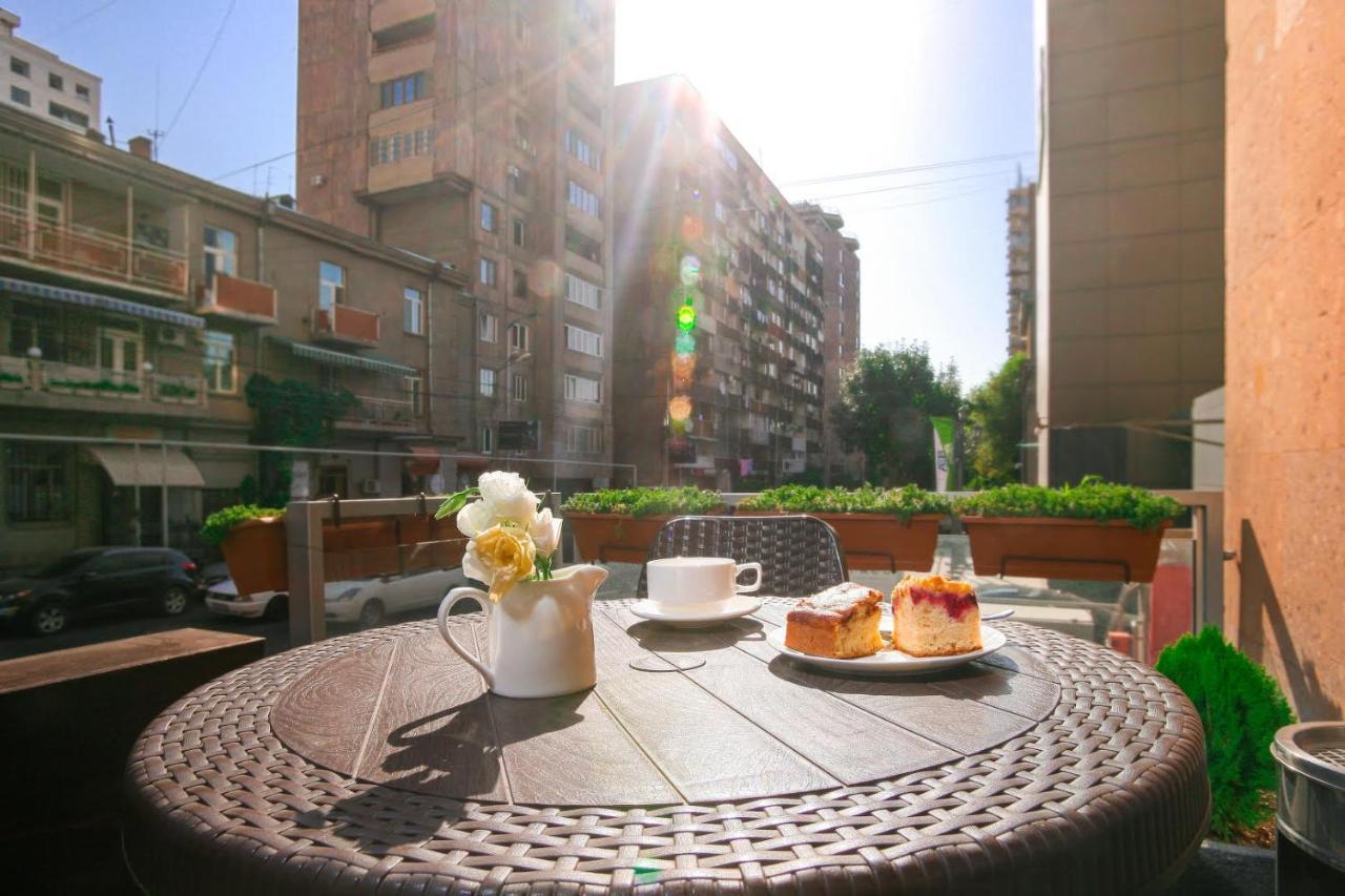Bonjour Boutique Hotel Erevan Exterior foto